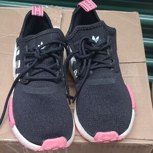 Adidas Women's Black and Pink Athletic Sneakers